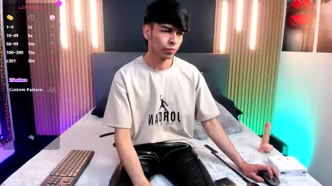 Snapshot of onlyjos_ chatting on 11/20/25, 08:08 Josh - Schedule 1400 - 2200 online show from 11/20/25, 08:08