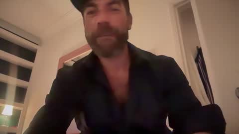 Snapshot of onlymatt43 chatting on 09/21/25, 08:32 onlymatt43 online show from 09/21/25, 08:32