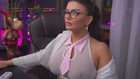 Nicolle online show from 12/13/24, 06:59