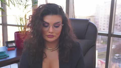 Nicolle online show from 01/23/25, 01:45