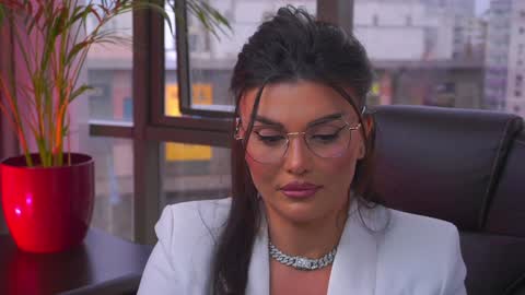 Nicolle online show from 02/02/25, 02:24