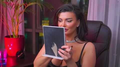 Nicolle online show from 02/02/25, 08:30