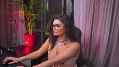 Nicolle online show from 02/08/25, 09:57
