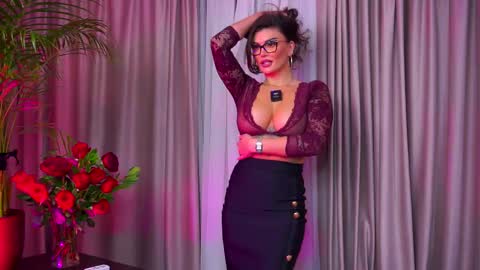 Nicolle online show from 09/08/25, 08:19
