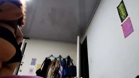 Snapshot of onlysaralee chatting on 09/21/25, 06:59 Sara Lee online show from 09/21/25, 06:59