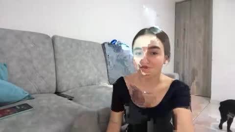 PAREJA LATINA JOVEN MUY CACHONDOS online show from 06/25/26, 09:30