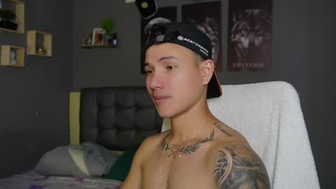 Snapshot of onyx_voss chatting on 07/27/26, 04:25 onyx_voss online show from 07/27/26, 04:25