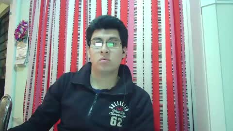 Snapshot of oomaurooo chatting on 12/19/24, 08:56 oomaurooo online show from 12/19/24, 08:56