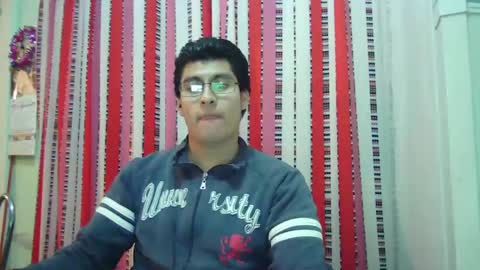 Snapshot of oomaurooo chatting on 12/24/24, 08:22 oomaurooo online show from 12/24/24, 08:22