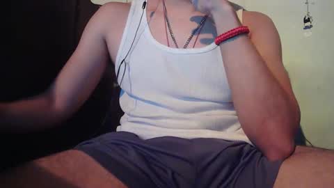 Snapshot of oomaurooo chatting on 10/12/25, 08:57 oomaurooo online show from 10/12/25, 08:57