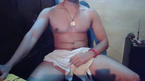 Snapshot of oomaurooo chatting on 10/14/25, 04:13 oomaurooo online show from 10/14/25, 04:13