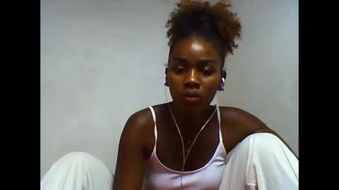 Snapshot of oooorazanasoa chatting on 06/03/26, 04:34 oooorazanasoa online show from 06/03/26, 04:34
