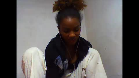 Snapshot of oooorazanasoa chatting on 06/05/26, 06:57 oooorazanasoa online show from 06/05/26, 06:57