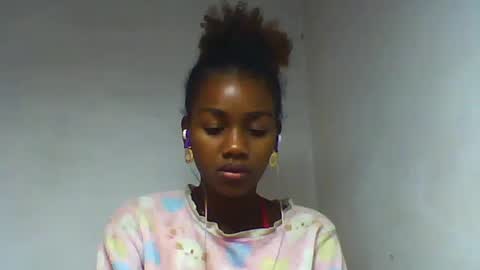 Snapshot of oooorazanasoa chatting on 06/12/26, 04:00 oooorazanasoa online show from 06/12/26, 04:00