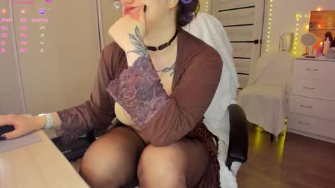 Snapshot of ophelia_mm chatting on 03/18/26, 04:59 Ophelia online show from 03/18/26, 04:59