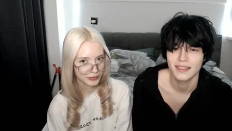 Bella and John online show from 11/07/25, 11:49