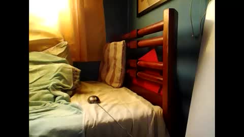 Snapshot of opree_pirocudo chatting on 01/17/25, 07:05 Opree online show from 01/17/25, 07:05