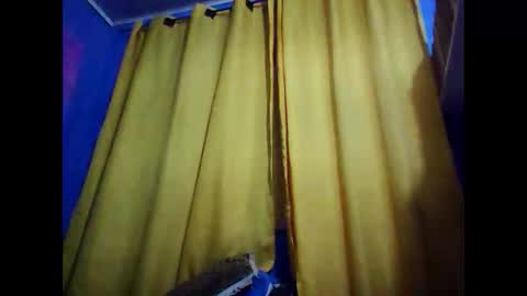 Snapshot of opree_pirocudo chatting on 10/01/25, 02:06 Opree online show from 10/01/25, 02:06