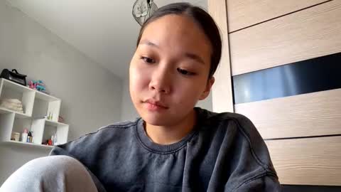 Snapshot of oracowee chatting on 09/12/25, 09:09 Miha online show from 09/12/25, 09:09