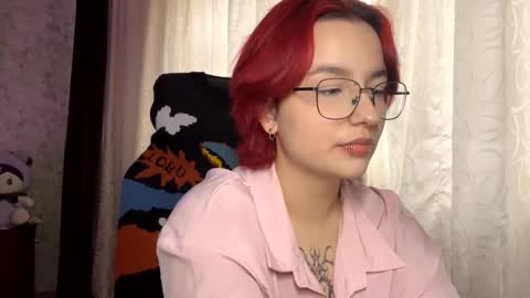 Snapshot of orahisle chatting on 10/17/25, 12:41 Thea online show from 10/17/25, 12:41