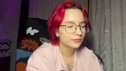 Snapshot of orahisle chatting on 10/21/25, 04:08 Thea online show from 10/21/25, 04:08