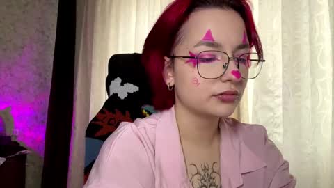 Snapshot of orahisle chatting on 10/29/25, 07:32 Thea online show from 10/29/25, 07:32