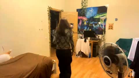 Snapshot of oralialafield chatting on 06/07/26, 01:59 Leslie online show from 06/07/26, 01:59