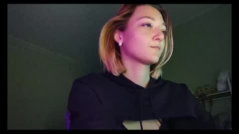Snapshot of orange___melani chatting on 03/02/25, 03:05 Melani online show from 03/02/25, 03:05