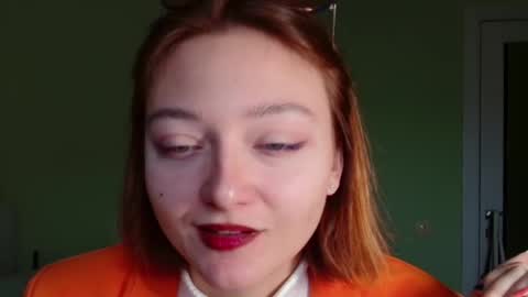 Snapshot of orange___melani chatting on 10/19/25, 07:09 Melani online show from 10/19/25, 07:09