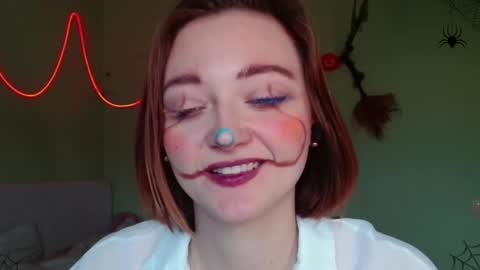 Snapshot of orange___melani chatting on 10/29/25, 10:50 Melani online show from 10/29/25, 10:50