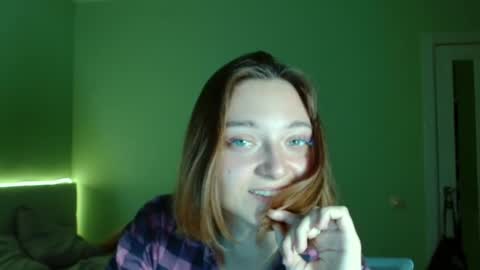 Snapshot of orange___melani chatting on 11/24/25, 02:39 Melani online show from 11/24/25, 02:39