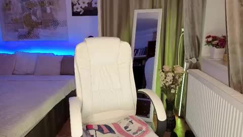 Eve Voss online show from 11/21/25, 06:39