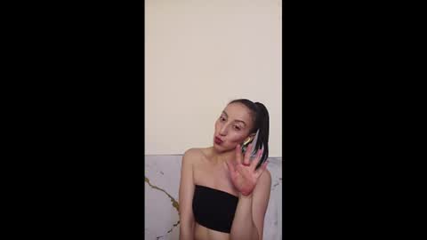 Snapshot of oriana_111 chatting on 06/14/26, 01:58 oriana_111 online show from 06/14/26, 01:58