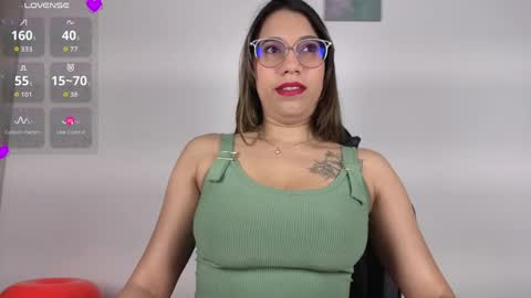 Snapshot of oriana_52 chatting on 04/10/26, 03:12 Oriana online show from 04/10/26, 03:12