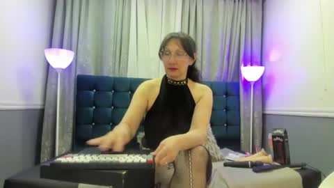 Oriana  online show from 06/18/26, 12:22