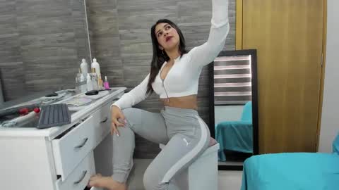 Oriana online show from 10/05/25, 05:55