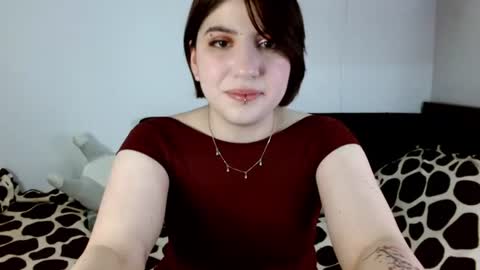 Snapshot of oriana_secret chatting on 06/15/26, 04:15 Oriana online show from 06/15/26, 04:15