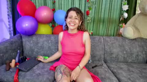 Snapshot of oriana_thomson2 chatting on 03/02/25, 10:38 Oriana online show from 03/02/25, 10:38