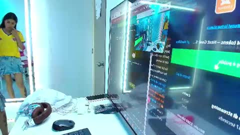 Oriana  online show from 06/27/26, 11:37