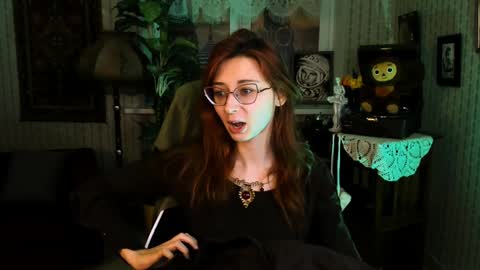 Snapshot of orianna_blade chatting on 01/05/25, 12:10 Orianna -  Hi Im into geek culture cosplay crafting LARP games. Shall we play DnD online show from 01/05/25, 12:10