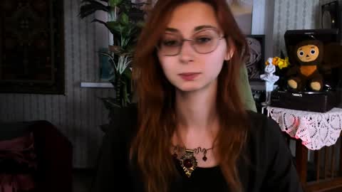 Snapshot of orianna_blade chatting on 01/05/25, 03:13 Orianna -  Hi Im into geek culture cosplay crafting LARP games. Shall we play DnD online show from 01/05/25, 03:13