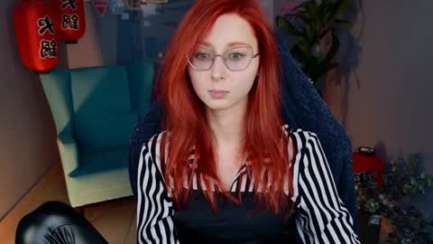 Snapshot of orianna_blade chatting on 01/07/25, 03:12 Orianna -  Hi Im into geek culture cosplay crafting LARP games. Shall we play DnD online show from 01/07/25, 03:12