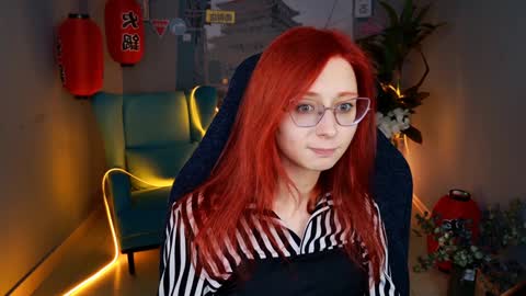 Snapshot of orianna_blade chatting on 01/07/25, 06:45 Orianna -  Hi Im into geek culture cosplay crafting LARP games. Shall we play DnD online show from 01/07/25, 06:45