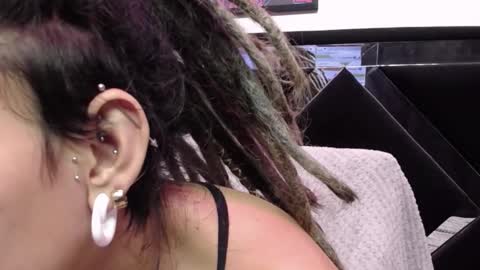 Snapshot of orianna_bodmod chatting on 03/07/25, 01:40 ORIANNA online show from 03/07/25, 01:40