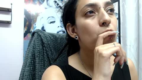 Snapshot of orianna_bodmod chatting on 04/21/26, 03:35 ORIANNA online show from 04/21/26, 03:35