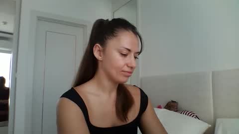 Snapshot of orilayne chatting on 03/28/26, 04:45 Aksya online show from 03/28/26, 04:45