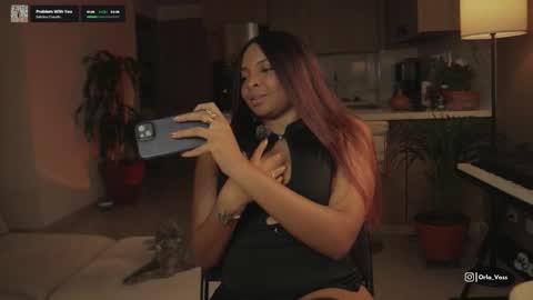 Snapshot of orla_voss chatting on 11/12/25, 12:11 Orla online show from 11/12/25, 12:11