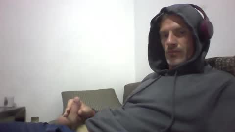 Snapshot of orwel09 chatting on 11/18/25, 08:13 orwel09 online show from 11/18/25, 08:13