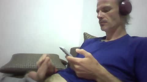 Snapshot of orwel09 chatting on 11/19/25, 07:25 orwel09 online show from 11/19/25, 07:25