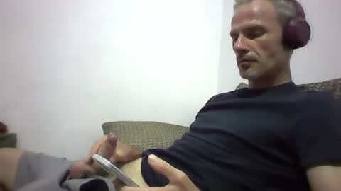 Snapshot of orwel09 chatting on 11/23/25, 06:08 orwel09 online show from 11/23/25, 06:08